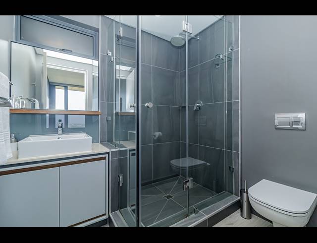 2 BEDROOM APARTMENT FOR SALE IN UMHLANGA RIDGE